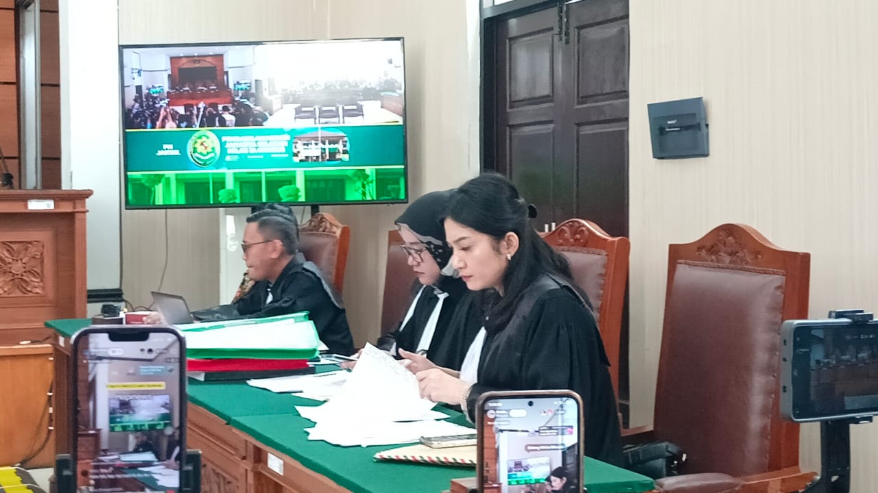 Sri Sinduwati, pengacara baru Nikita Mirzani tampil di Pengadilan Negeri Jakarta Selatan (2/10) [FTNews/Raka]